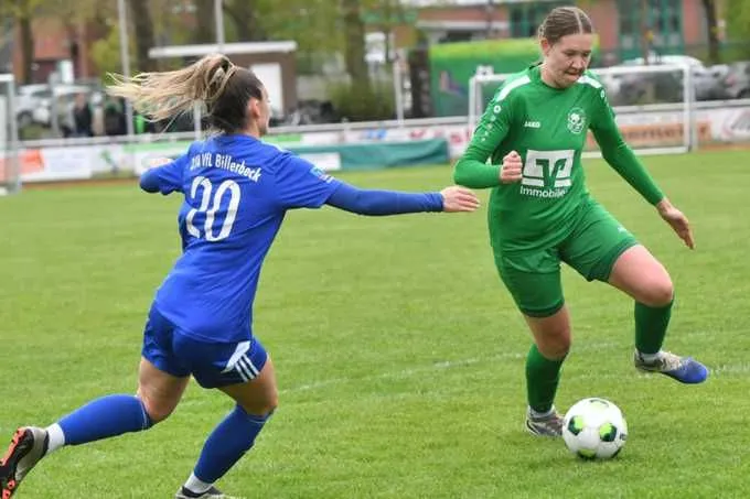Jule Meyer (r.) und die DJK-Frauen freuen sich auf den heimischen Sommercup in Schierloh am Sonntag.